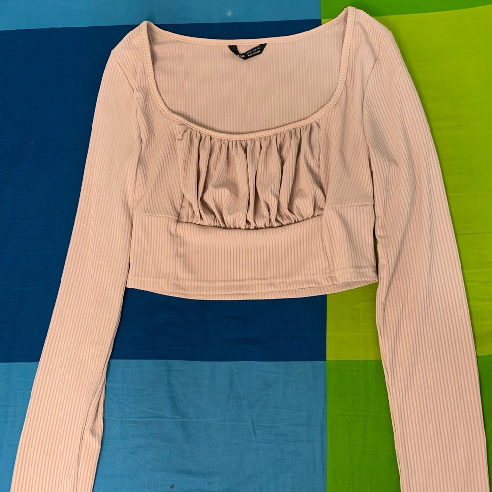 Bust rib knit crop top